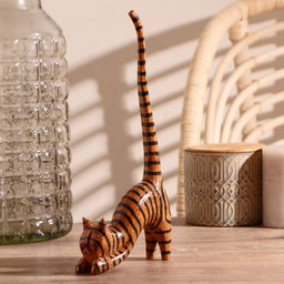 Сувенир «Кошка полосатая под кольца», 12×4×25 см, дерево