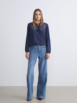 Ba?lamal? Yaka ?i?ekli Bluz