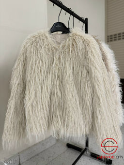 Шуба женская из искусственного меха - Bruno фото 2