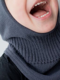 Шлем весенний/осенний вязаный (Графит) Бэтмен - Jumbi фото 3