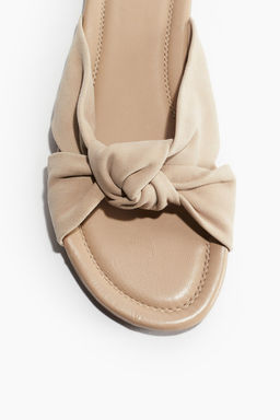 Sandalias de piel con nudo decorativo - H&m фото 4