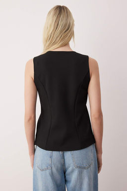 Siyah Asimetrik Dugmeli Fitted/Vucuda Oturan Orme Yelek TWOAW26YE00025 - Trendyolmilla фото 4