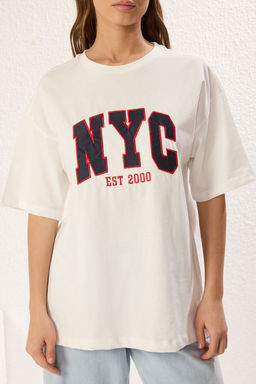 TRENDYOLMILLA Bordo %100 Pamuk Oversize/Genis Pach Nak?sl? Orme T-Shirt TWOSS25TS00069 фото 3