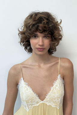SHORT DRESS WITH CONTRAST LACE - Zara фото 4