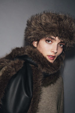 DOUBLE-FACED LEATHER EFFECT HAT - Zara фото 2