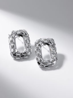 Серьги со стразами QF Блеск мягкий прямоугольник, белые в серебре