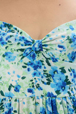 Mavi Cicek Bask?l? Ask?l? V Yaka Buzgulu Etegi Volanl? Fitilli Esnek Maxi Orme Elbise TWOSS25EL00239 - Trendyolmilla фото 3