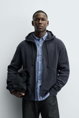 WAFFLE TEXTURED ZIP-UP SWEATSHIRT - Zara фото 2