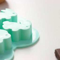 Цена за 2 шт. Форма для конфет и шоколада Доляна Заяц, силикон, 15?11.5 см, 6 ячеек (3.8?3.5 см), бирюзовая  фото 4