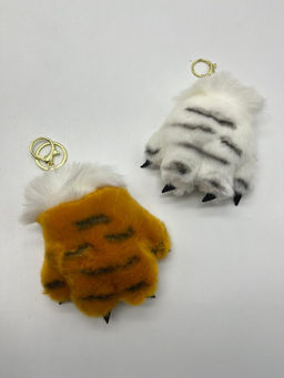 Мягкая игрушка брелок Лапка тигра меховая в ассортименте - Storyland фото 2