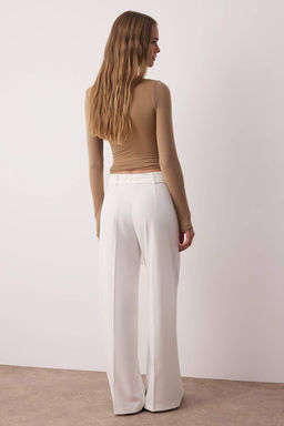 Beyaz Bagc?k Detayl? Dusuk Bel Wide Leg/Genis Paca Pantolon TWOAW26PL00008