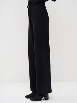 Брюки женские 5242-5069. 990 черный