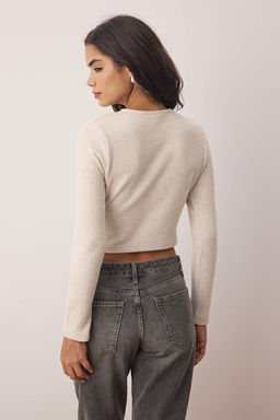 Bej Fitted/Vucuda Oturan Crop Dugme Detayl? F?rcal? Pointel Esnek Orme Bluz TWOAW26BZ00113