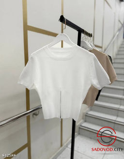 Кофта женская внизу на молнии