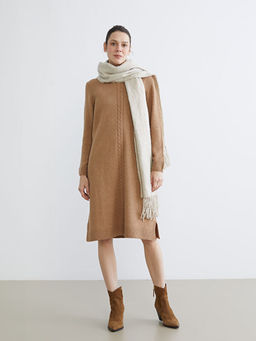 Bisiklet Yaka Kendinden Desenli Triko Elbise