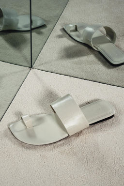 SANDALIA PLANA PIEL LIMITED EDITION / Blanco