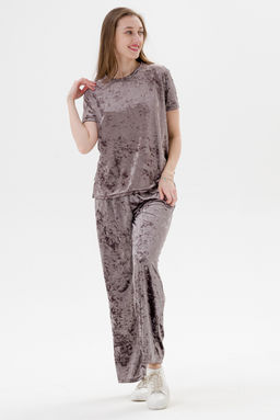 Костюм женский из футболки и брюк из велюра Леопард пурпурно-серый