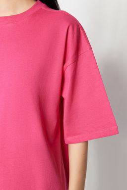 Fusya%100 Kal?n Pamuklu Premium Oversize/Genis Kal?p Bisiklet Yaka Orme T-Shirt TWOSS23TS00040