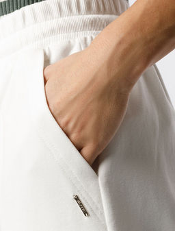 D44.138 Брюки женские молочный