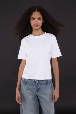 TRENDYOLMILLA Ekru Tok Kumasl? Bisiklet Yaka K?sa Kol Regular/Normal Kesim Orme T-Shirt TWOSS25TS00002  фото 12