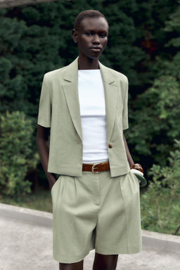 PLEATED BERMUDA SHORTS WITH LINEN BLEND AND BELT - Zara фото 3