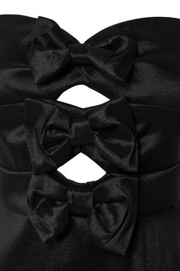 TRENDYOLMILLA Siyah A-Kesim Straplez Fiyonk Detayl? Dokuma K?sa S?k Elbise TPRSS25EL00072