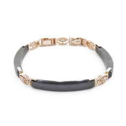 Браслет Лили из черной керамики покрытие под золото