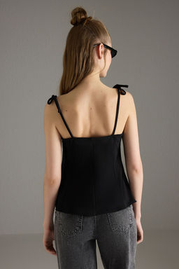 Siyah Belden Oturmal? Peplum Ask?l? Baglama Detayl? Orme Bluz TWOSS25BZ00528 - Trendyolmilla фото 4
