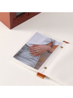 Фотоархив на 96 фото 10?15 см с фоторамкой 10?15 см Наше время, красное дерево, 20?15?12 см