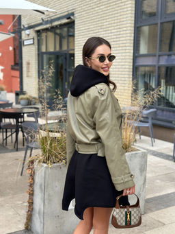 Куртка AURA 7042-170 олива