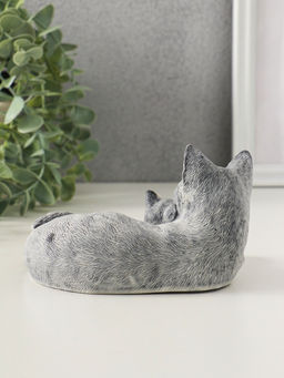 Сувенир "Кошка с котёнком лежит" 8 см