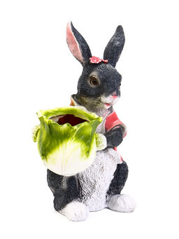 Садовая фигура из полистоуна Зайчик с капустой, 18?17?31 см, с кашпо