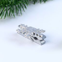 Цена за 2 шт. Прищепки для декора «Снежинки» серебряные, 6 шт.