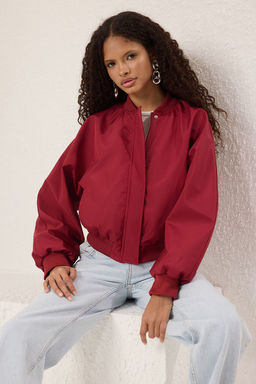 TRENDYOLMILLA Bej Oversize Buzgu Detayl? Su Itici Bomber Ceket Mont TWOSS22MO0099  фото 4