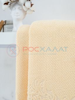 Махровое полотенце жаккардовое Вензель кремово-желтый ПМА-6599 (196) 70х140