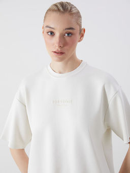 Bisiklet Yaka Bask?l? Oversize Kad?n Ti??rt