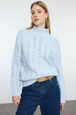 Ac?k Mavi Yumusak Dokulu Genis Kal?p Ajurlu/Delikli Dik Yaka Triko Kazak TWOAW25KZ00319