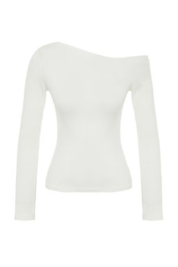 Ekru Premium Yumusak Kumasl? Fitted/Vucuda Oturan Kay?k Yaka Orme Bluz TWOAW24BZ00227