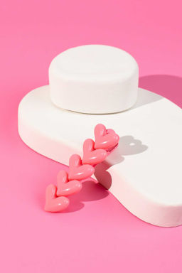 Заколка для волос зажим, арт. 71775 / 10 СЕРДЕЧКИ (в наборе: 1шт., 6,7 см, черный металл, полиэфирная смола, цвет: розовый, подложка из мелованного картона + ПЭТ-пакет с европодвесом)