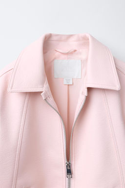 CAZADORA BOMBER EFECTO PIEL / Rosa pastel