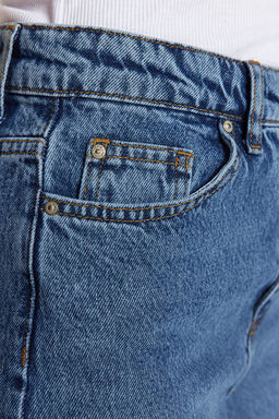 TRENDYOLMILLA Mavi Yuksek Bel Mom Jeans TWOAW24JE00076  фото 9