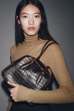 EMBOSSED LEATHER BOWLING BAG - Zara фото 2