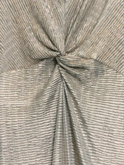 Платье из блестящей ткани с разрезом / Zarina