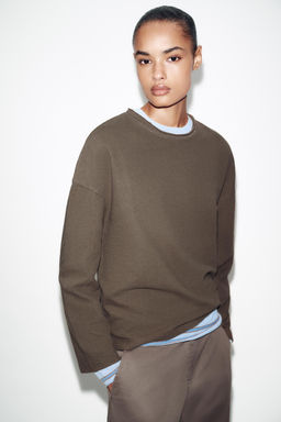 CAMISETA TEXTURA MANGA LARGA / Khaki - Zara фото 2