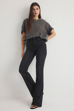 TRENDYOLMILLA Siyah Yuksek Bel Flare Jeans TWOSS25JE00110