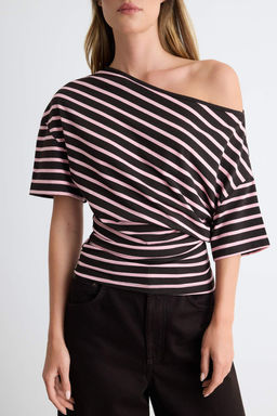 Kahverengi _izgili Fitted Kay_k Yaka K_sa B_zg_l_ Crop Yumu_ak _rme T-Shirt TWOSS26TS00286 - Trendyolmilla фото 3