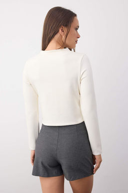 Wardrobe Essentials Ekru Dugme ve Cep Detayl? Orme Ceket | TWOAW26CE00000 - Trendyolmilla фото 4