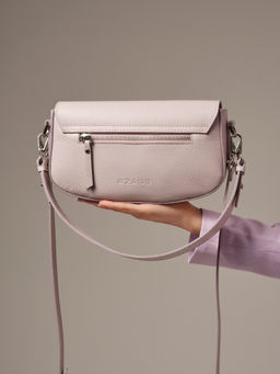 Сумка кожаная багет Azaro 31049 розовый дым