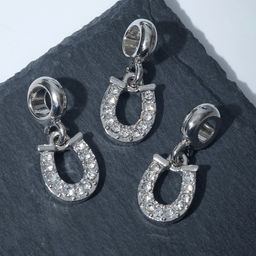 Цена за 5 шт. Подвеска «Подкова», цвет белый в серебре