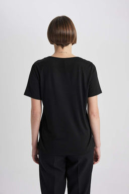 Футболка стандартного кроя с V-образным вырезом и короткими рукавами - Defacto фото 6